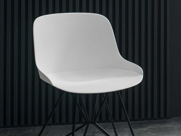 OLDER CHAIR WHITE WITH BLACK BASE K4